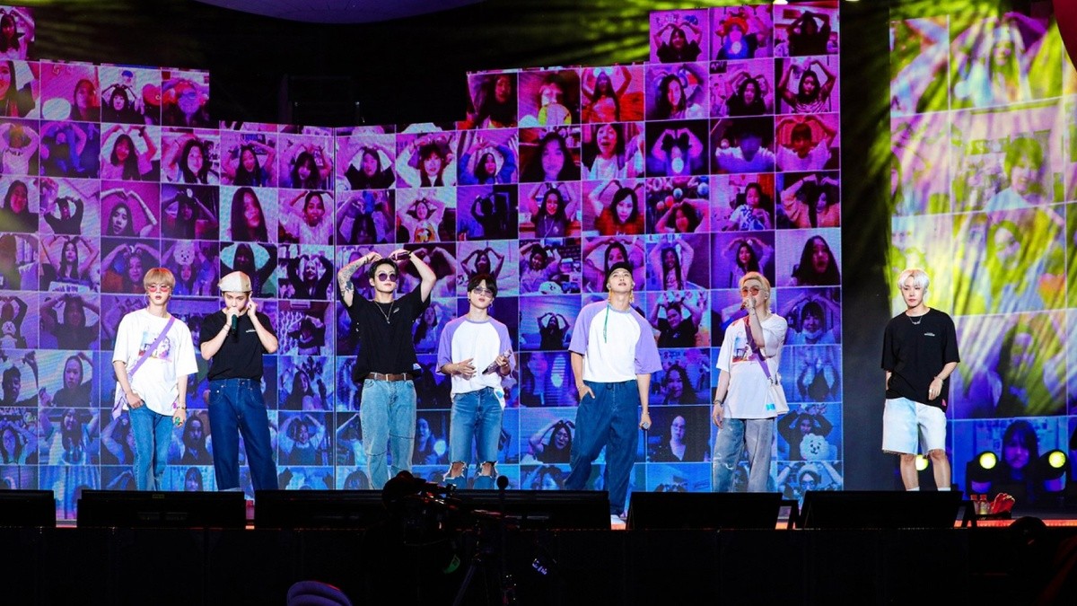 BTS explore the universe with over 1.33 million fans at MUSTER